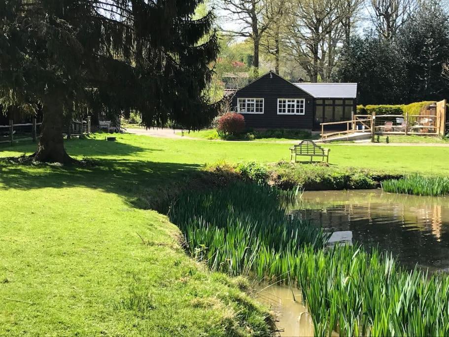 Halfmoon Lodge @ Knights Hole Wheelchair Access Cranbrook Eksteriør bilde